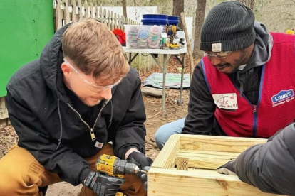 MrBeast en Ecuador: El youtuber muestra las nuevas escuelas en la selva, diseñadas para brindar educación segura a niños de comunidades remotas.