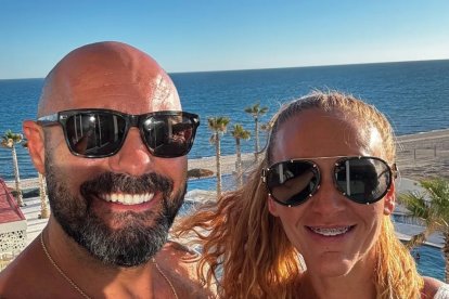 Marty y Brandi Thomas reciben burlas en redes por su relación abierta.