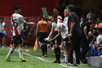 Kendry Páez ha tenido pocos minutos con River Plate desde su llegada.