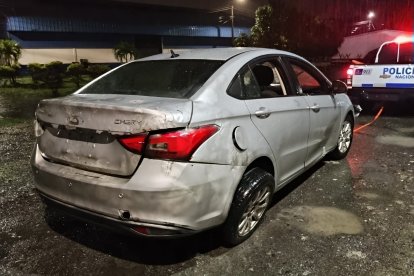 El carro de la víctima fue recuperado y llevado hacia las instalaciones de la Policía Judicial.