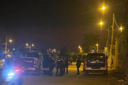 La Policía realizó el levantamiento del indicio y ejecuta pericias para identificar a la víctima y determinar si existe conexión con otros hechos violentos.