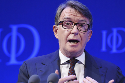 La Policía británica detuvo este lunes a Mandelson para ser interrogado bajo sospecha de mala conducta en cargo público