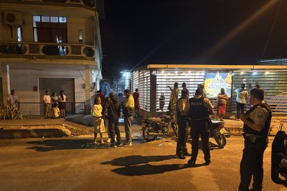 El salón de eventos con piscina abrió al público hace aproximadamente tres semanas.