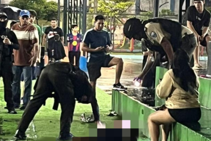 Policías acudieron al sitio, mientras aún se encontraban los heridos en la zona.