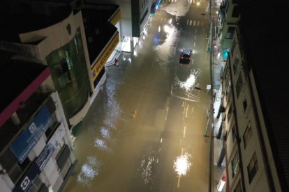 Varias vías de Milagro permanecen cerradas al tránsito vehicular debido al alto nivel del agua en las calzadas.