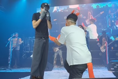 Los jóvenes, autoidentificados como therians, se mostraron contentos ante los asistentes.