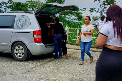 Familiares de la mujer asesinada buscaban conocer los motivos del fatal ataque.