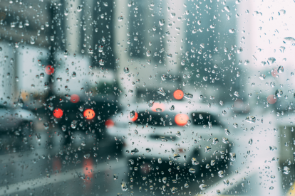 El temporal en el litoral de Ecuador responde a aguas cálidas y a la convergencia de vientos, no a un frente frío.