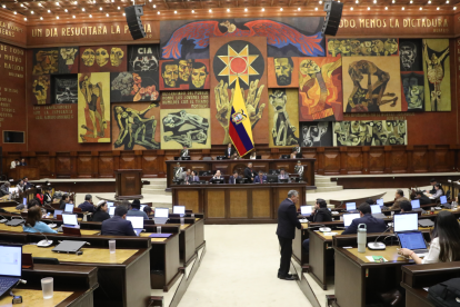 El movimiento Acción Democrática Nacional (ADN) expulsó de su bancada al asambleísta alterno Paco Mateo Cepeda Solis