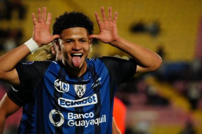 Patrik Mercado, joven volante de Independiente del Valle, jugará en Sevilla luego del Mundial 2026.