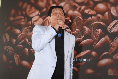 Oswaldo Segura lanza su línea de café Supilindo.