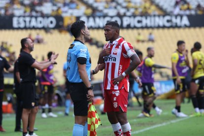Técnico Universitario recibe a Orense en el estadio Bellavista de Ambato.