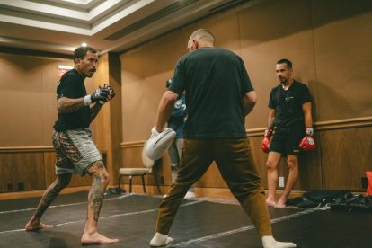 El ecuatoriano Marlo Chito Vera (i) en una de las últimas prácticas en México.