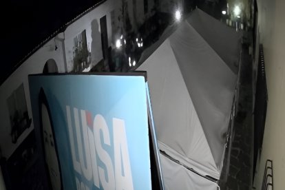 Imagenes de cámaras de seguridad captaron el momento exacto donde se allanó la sede de la RC5 en Quito.