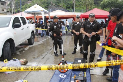 Los agentes hicieron demostraciones de parte de sus labores a la ciudadanía.