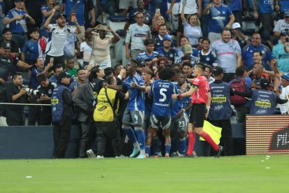 Emelec sumó un punto en su debut en LigaPro 2026.