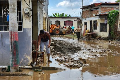 En los barrios 20 de Noviembre, Bajada del Multiplaza, 15 de Marzo, entre otros enfrentan los estragos por las lluvias.