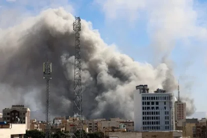Este martes Israel atacó el edificio de la Asamblea de Expertos en Qom