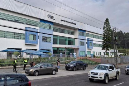 Funcionaria de la ANT emite un comunicado oficial sobre el retorno progresivo de servicios en la agencia tras la intervención por el Caso Jaque