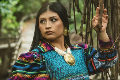 Ñusta Picuasi se abre camino en la música, sin dejar sus raíces otavaleñas.