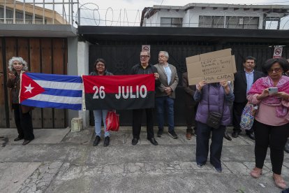 El Gobierno cubano rechazó la decisión de Quito y calificó la expulsión de sus diplomáticos como “arbitraria e injustificada”.