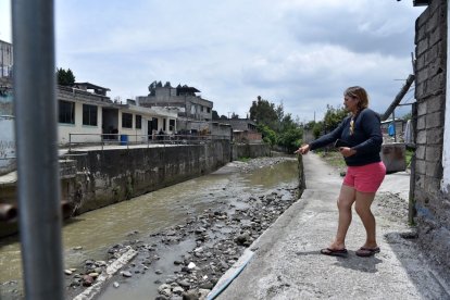 Moradora indica que el problema son los escombros que arrastra de la parte alta.