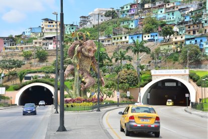 Túnel del cerro del Carmen permanecerá cerrado por las noches.