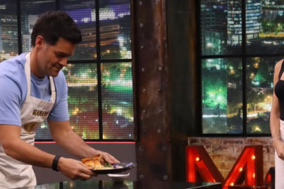 Carlos Luis Andrade es un presentador de televisión ecuatoriano.