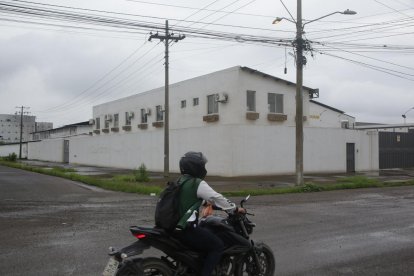 Autoridades investigan la muerte de un guardia de seguridad en Durán.