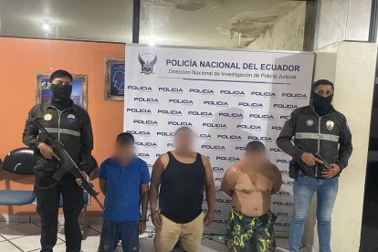 Tres hombres fueron aprehendidos con armas y sustancias, en Portoviejo, Manabí