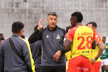 Norberto Araujo apunta a obtener el primer triunfo en el banquillo de Aucas.