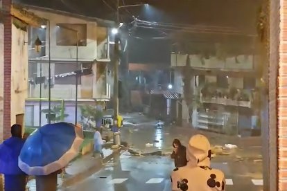 El desbordamiento de una quebrada en la parroquia Salvias de Zaruma dejó afectación.