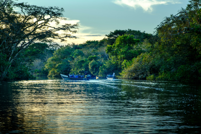 Accidente fluvial en la Amazonía ecuatoriana deja dos desaparecidos.