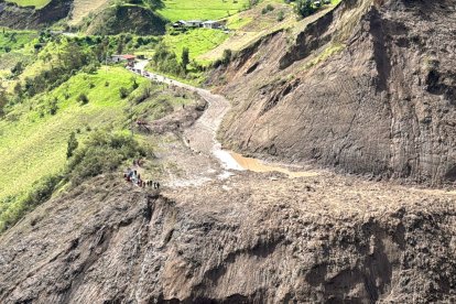 Las autoridades activaron  una mesa técnica para coordinar la habilitación de una vía alterna.