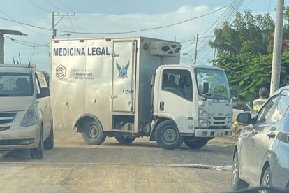 Agentes de Criminalística realizaron el levantamiento del cuerpo en Posorja.