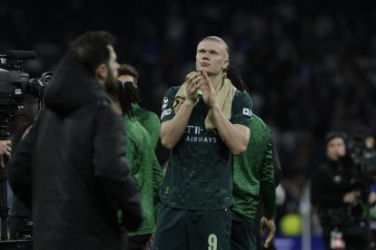 MADRID, 11/03/2026.- El delantero noruego del Manchester City, Erling Haaland, a la finalización del encuentro correspondiente a la ida de los octavos de final de la Liga de Campeones que Real Madrid y Manchester City disputan este miércoles en el estadio Santiago Bernabéu, en Madrid. EFE/Juanjo Martín.