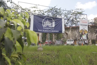 En la parroquia se vienen realizando misas de cuerpo presente.