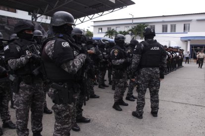 Personal especial de Policía se activa para el toque de queda.