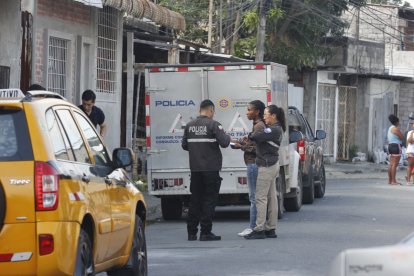 Una persona fue hallada sin vida a orillas del Estero Salado.