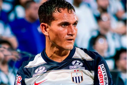 El manabita Jairo Vélez vive uno de los mejores momentos de su carrera tras consolidarse en Alianza Lima.
