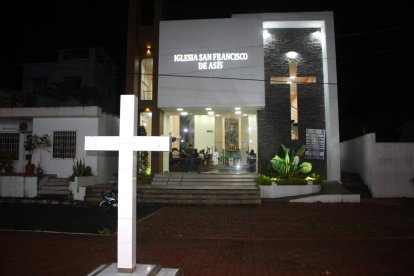 La  moderna iglesia se destaca como uno de los atractivos para conocer en la comuna que cuenta con una extensa playa