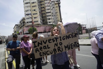 Los propietarios y copropietarios realizaron un plantón para solicitar celeridad en la investigación.