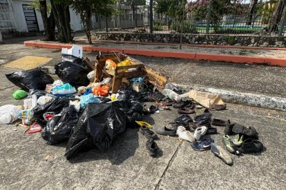 En Villamil, la basura no ha sido recogida desde el domingo 15 de marzo.