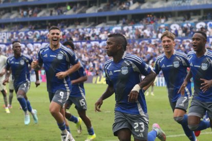 Emelec busca sorprender a Independiente del Valle.