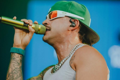 Feid acaba de lanzar 'Feid vs Ferxxo'.