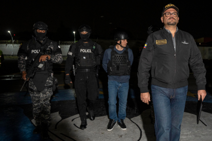 John Reimberg (der.), ministro ecuatoriano, en una foto del 19 de marzo de 2026.