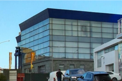 Drones ucranianos impactan una instalación militar en Sebastopol, Crimea, en un ataque que dejó graves daños y versiones contradictorias