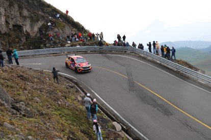 Entre las nubes de Mula Corral, a 4.172 metros sobre el nivel del mar, los pilotos sortearon condiciones extremas.