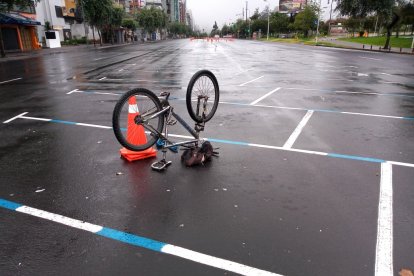 Durante el confinamiento, las calles y negocios quedaron desolados.