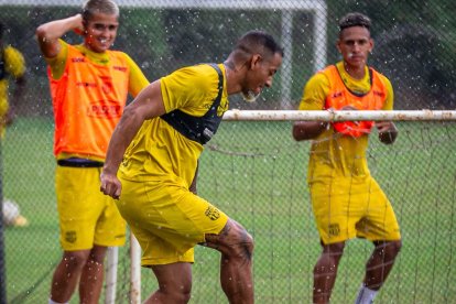 Jefferson Intriago jugará en Barcelona en la temporada 2026.